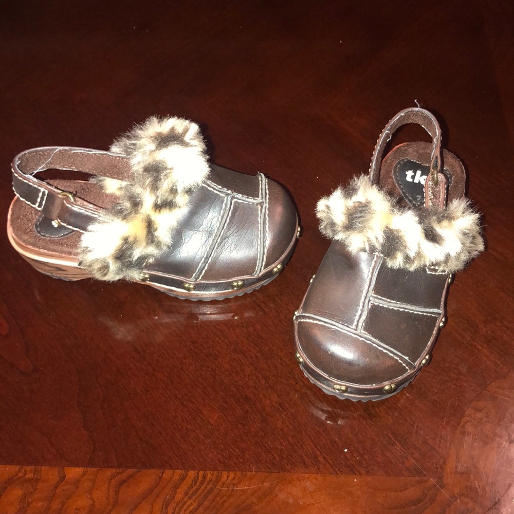 TKS Girls fur clogs size 6